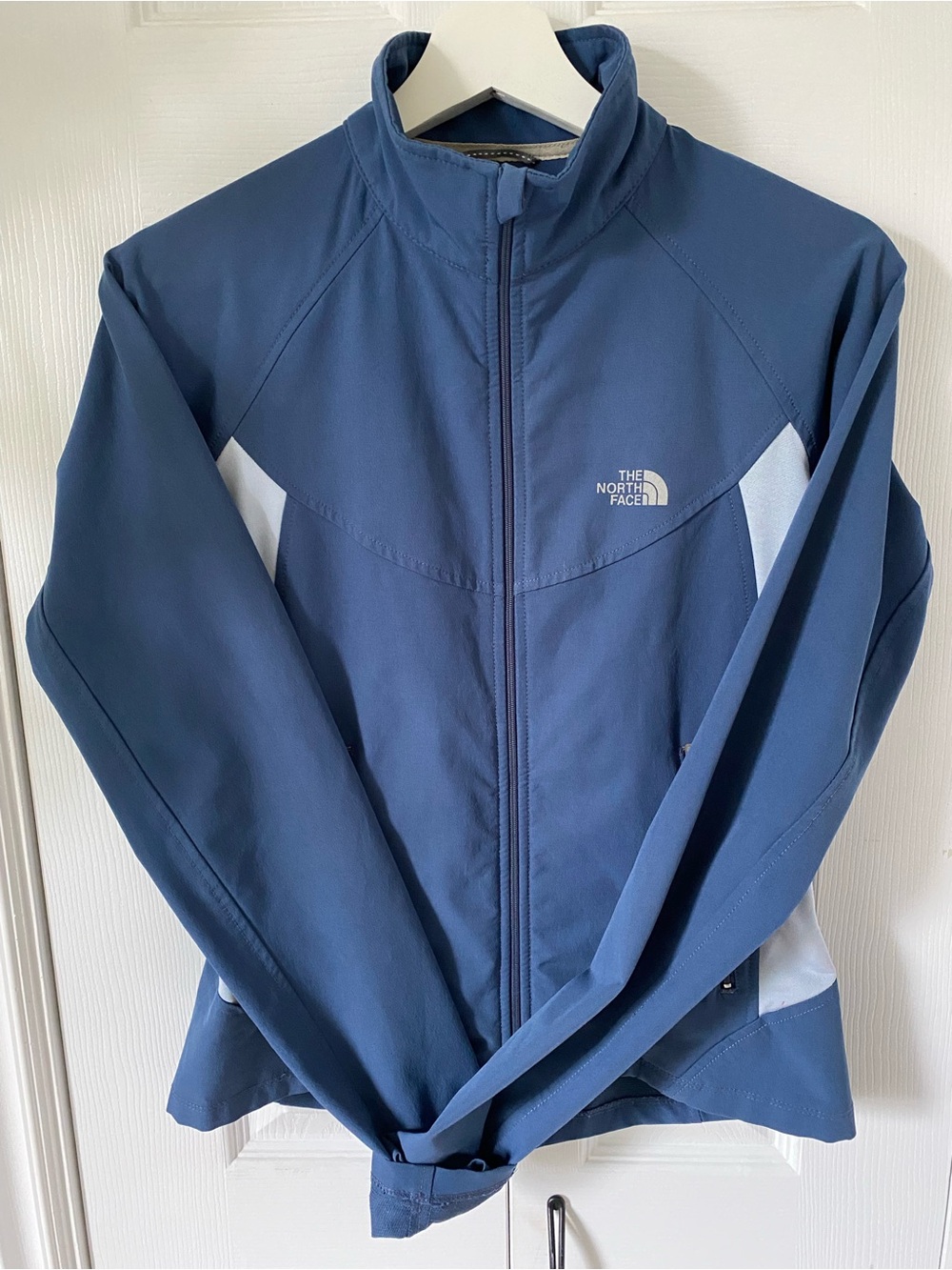 The North Face Women’s Flight Series Zip Front Run Jacket vented back Size Small